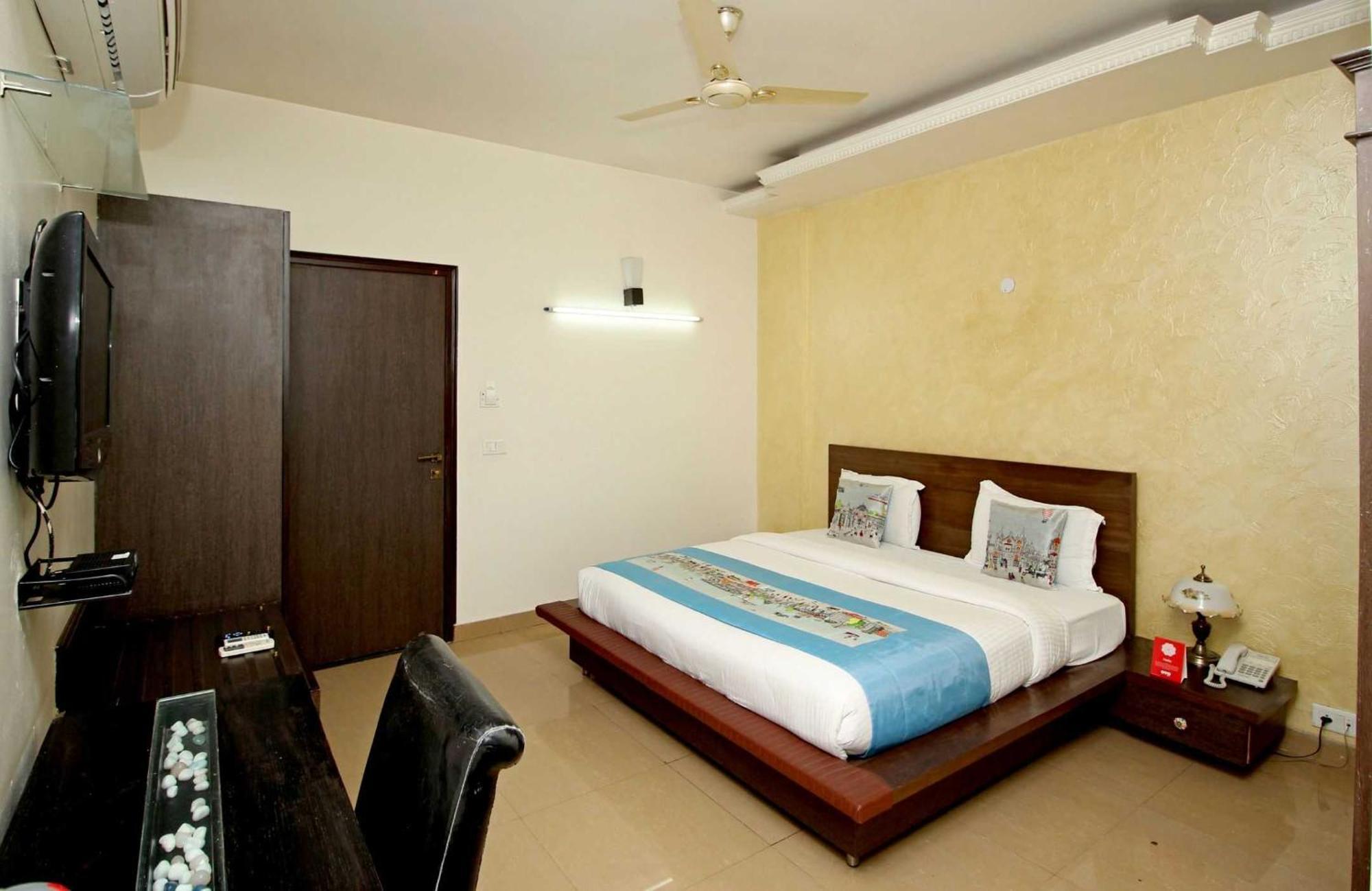 OYO 8704 Hotel Good Care Gurgaon Exterior foto