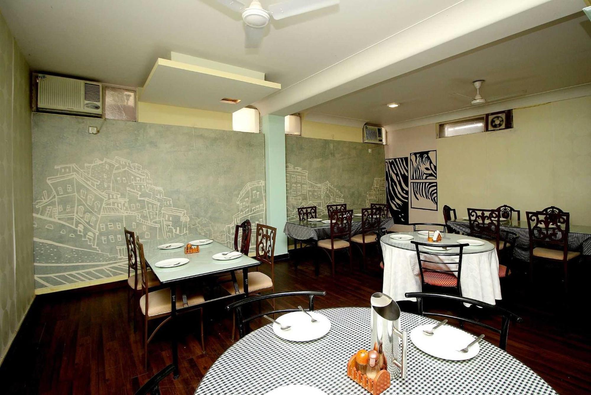 OYO 8704 Hotel Good Care Gurgaon Exterior foto