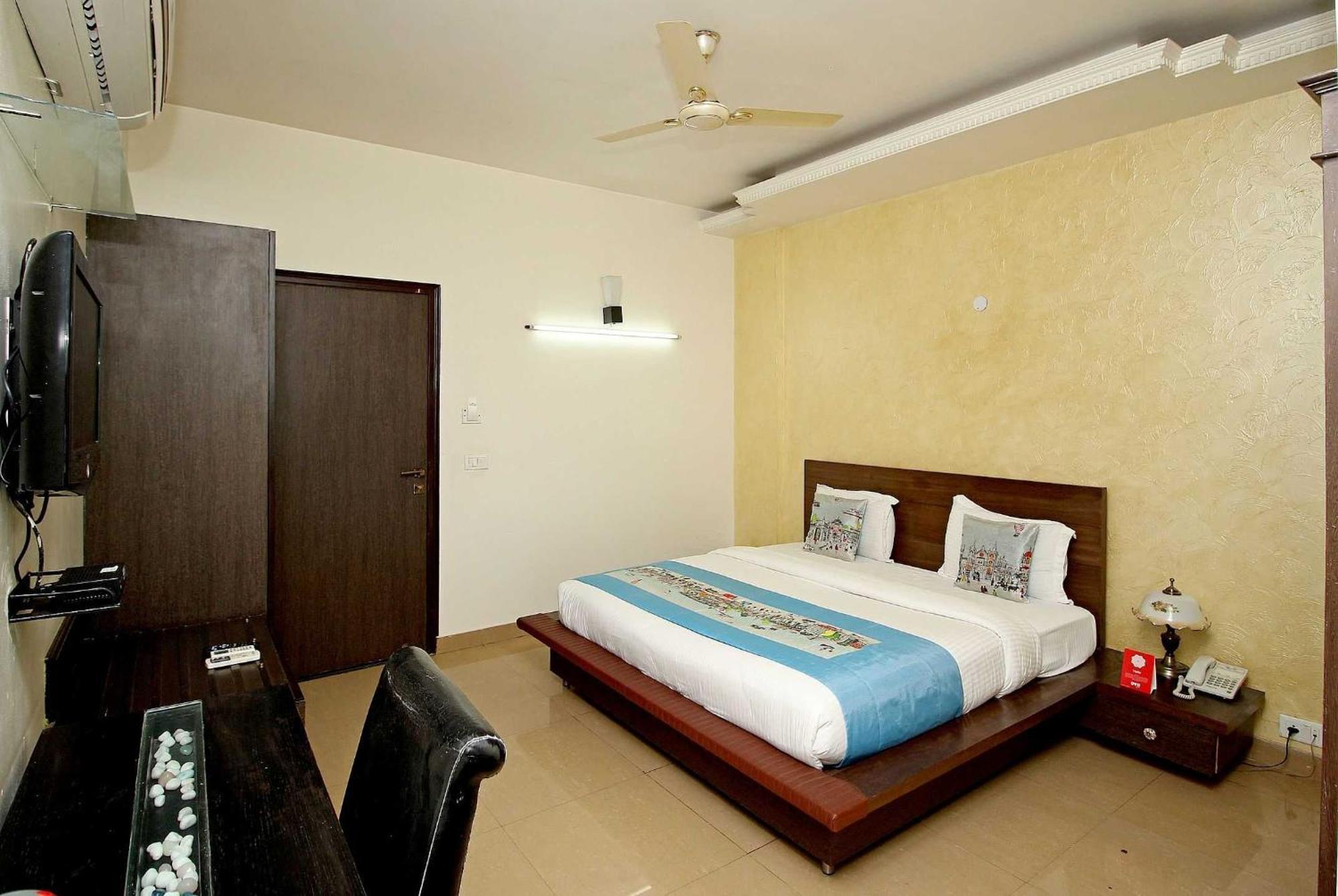 OYO 8704 Hotel Good Care Gurgaon Exterior foto