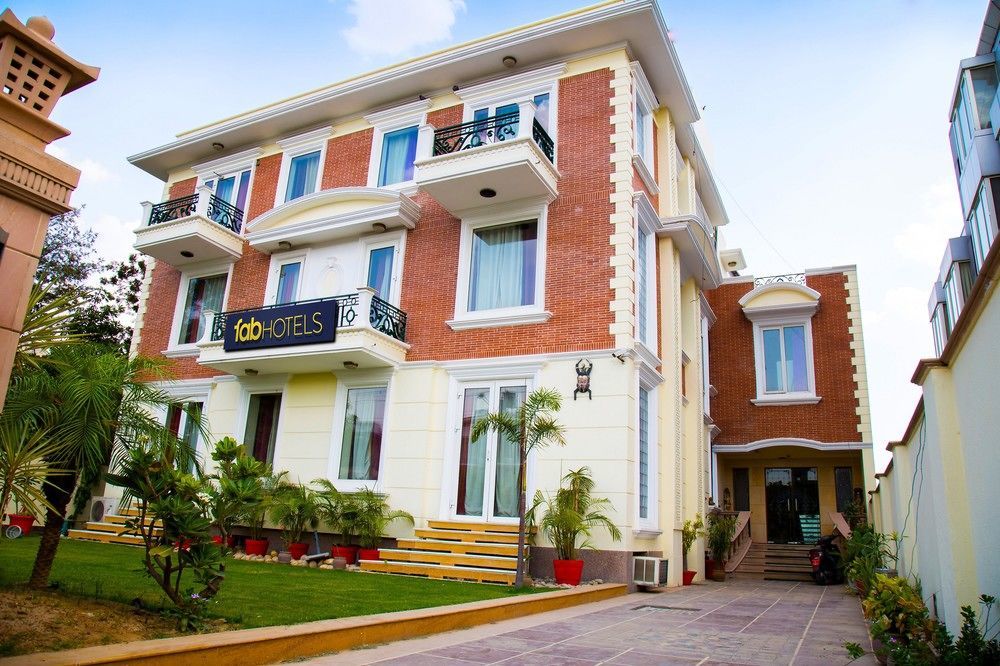 OYO 8704 Hotel Good Care Gurgaon Exterior foto